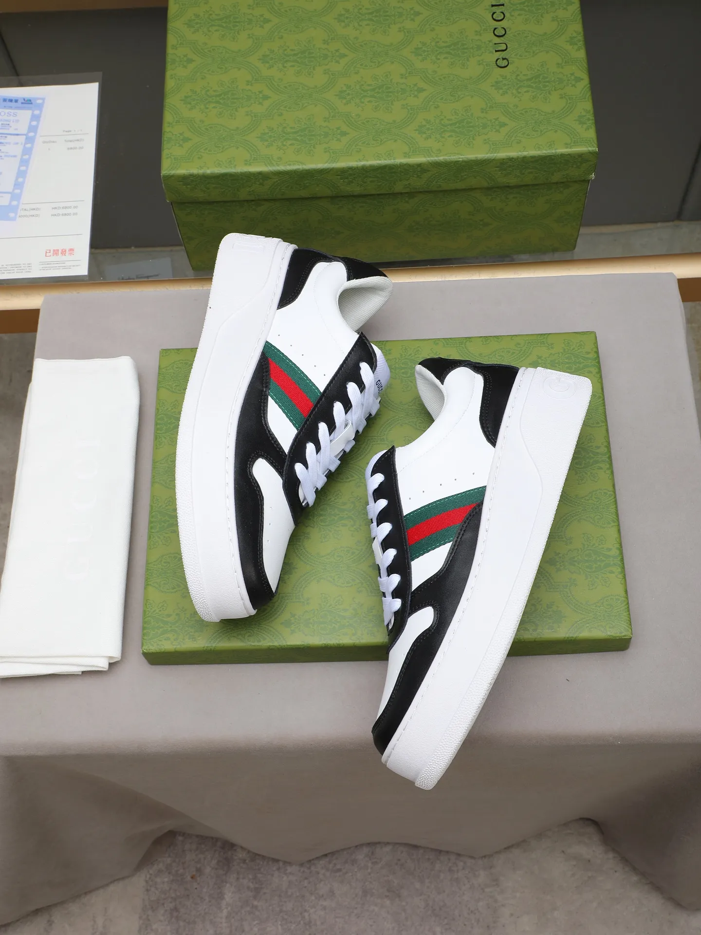 PP420 new men's shoes GUCCI fashion trend, made of first-layer calfskin➕breathable mesh lining! The foot feels super comfortable and the workmanship is impeccable. The original ultra-light outsole, size: 38-44 (45 customized), 5 colors to choose from!